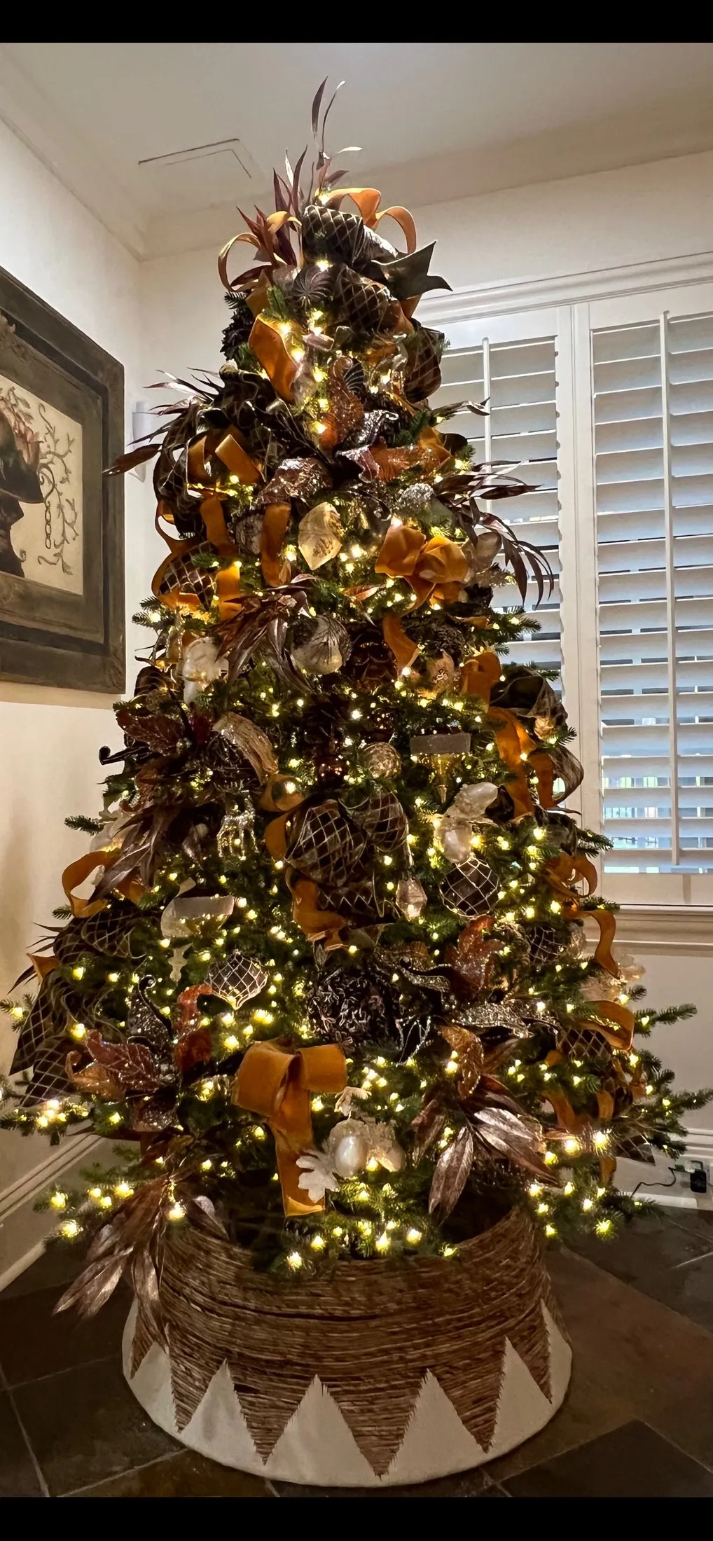 Blue & Gold Evening Christmas tree styling