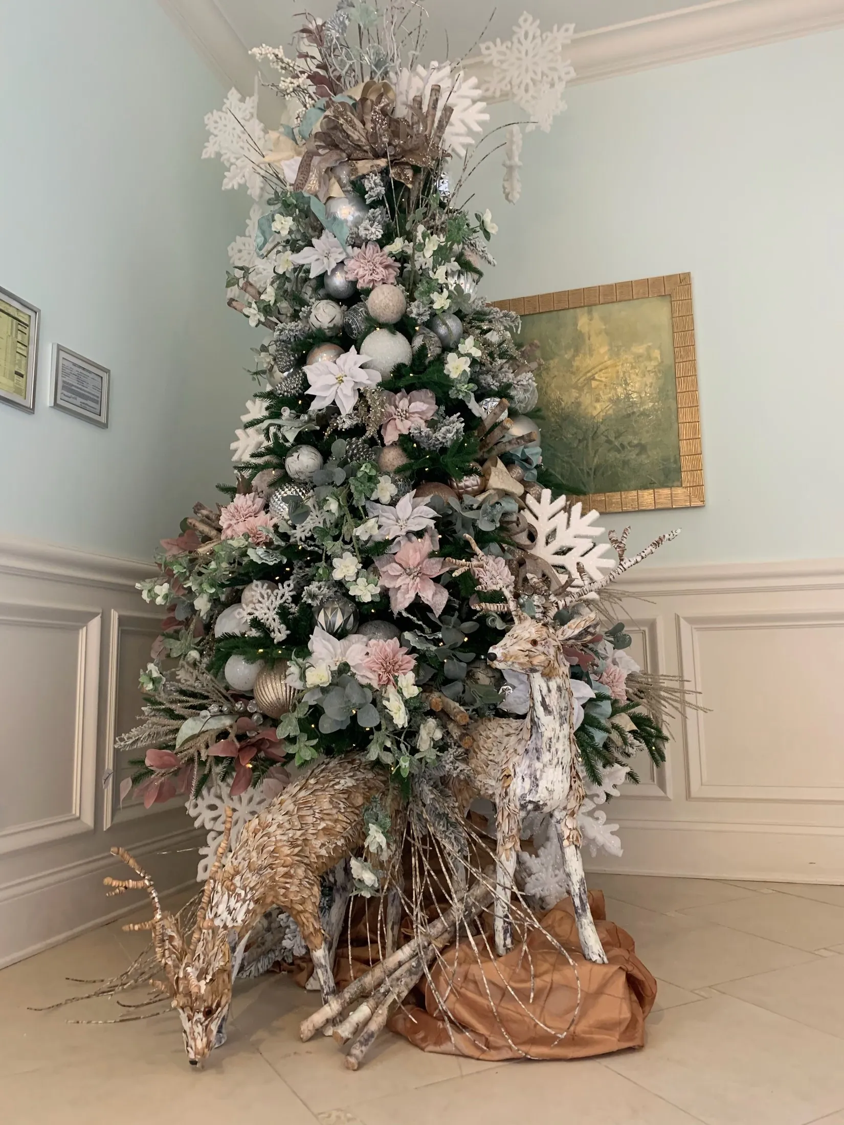 Blush & Snow Christmas tree styling
